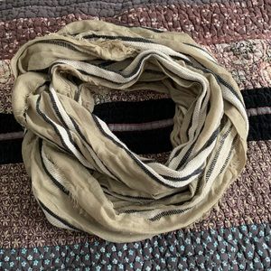 Ecoté Urban Outfitters Infinity Scarf